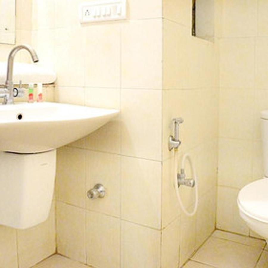 Sasti Hotel Palani Luaran gambar